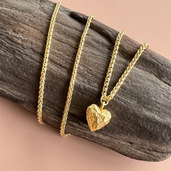 FRIIHOF+SIIG HALSKÆDE HEART NECKLAGE, GULDBELAGT