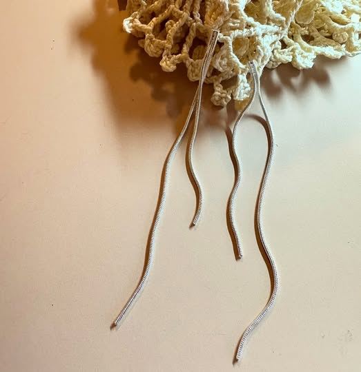 FRIIHOF +SIIG ØRERINGE, STRING EARRING, SØLVBELAGT