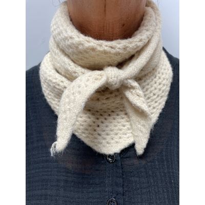 THREE M TØRKLÆDE, TRIANGLE KNITTED SCARF, BEIGE